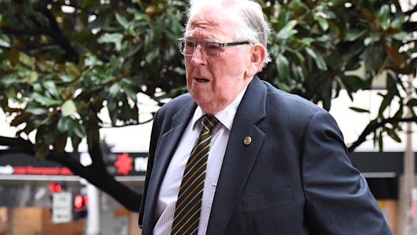 Former Ryde mayor Ivan Petch avoids jail time for blackmail offence