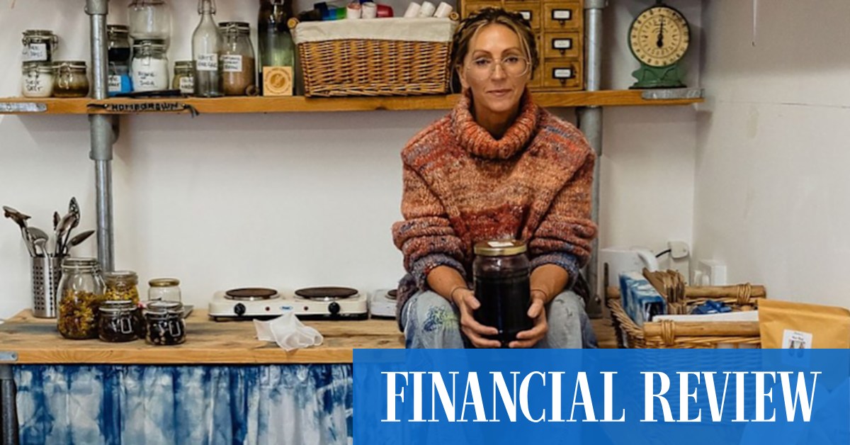 Zero-emission fashion: Justine Aldersey-Williams grew her own jeans – it took three years and $15,000 - Vimarsana News