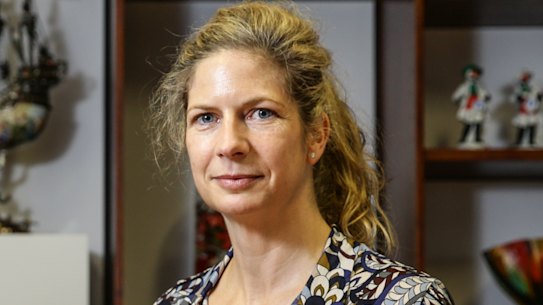 'She should go': Calls for Powerhouse Museum director to resign over fashion ball