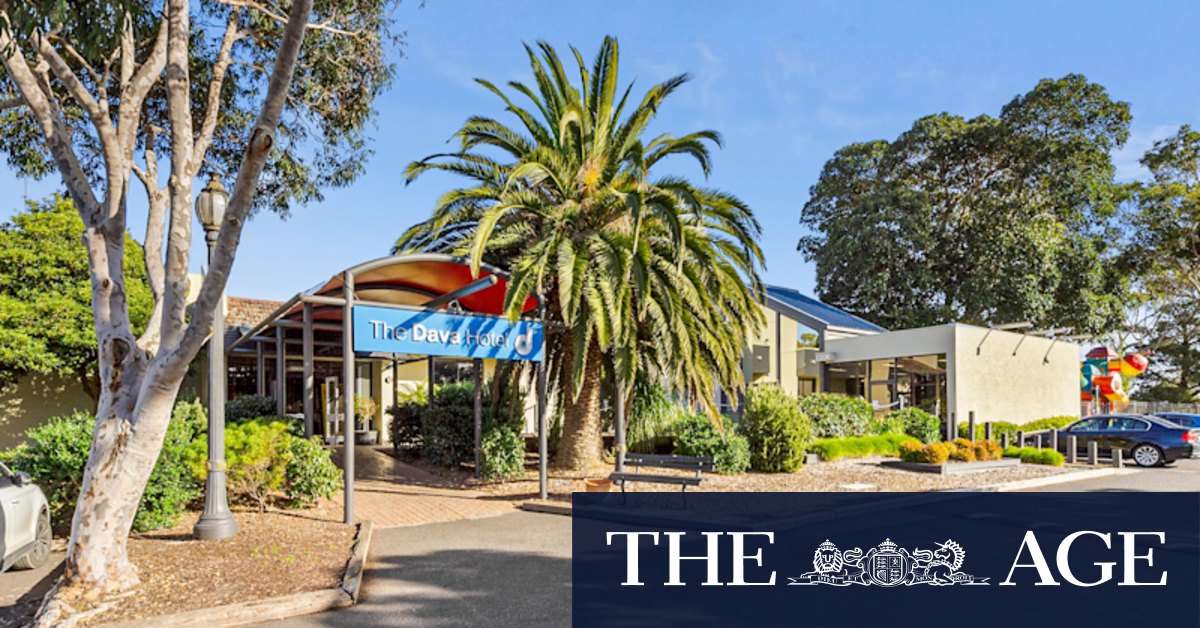 Melbourne commercial real estate: Historic Mount Martha pub on the market - Vimarsana News