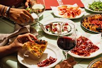 Pizzetta bianca and pizzetta rossa.