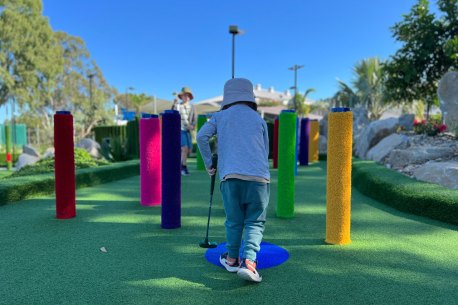 The Alexandra Hills Hotel has its own mini golf course.