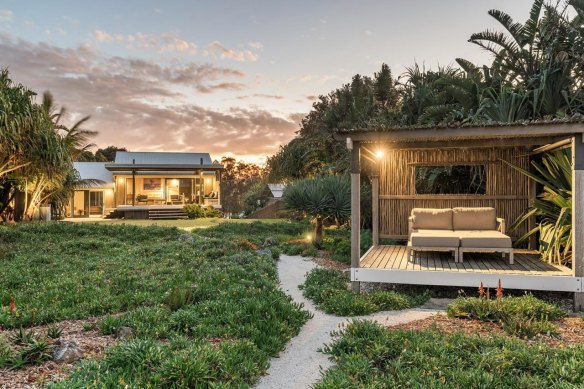 Justin Hemmes has set a beachfront record of more than $17 million for the Belongil Beach house.