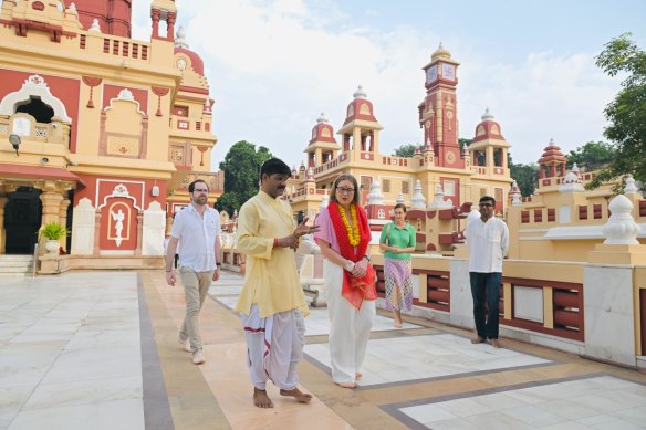 Jacinta Allan and parliamentary secretary Nick Staikos are shown through the Laxmi Narayan Mandir temple in Delhi.