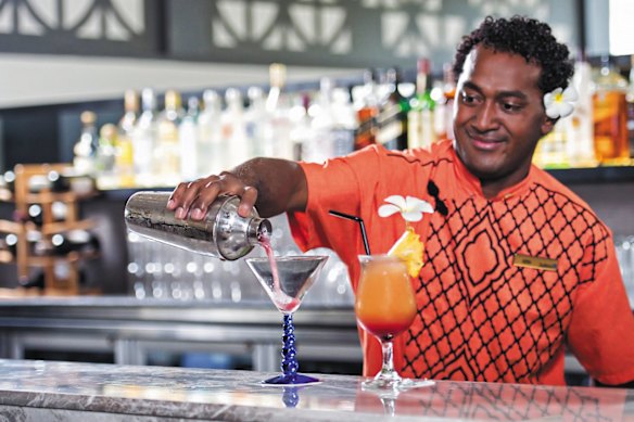 Sip and unwind with handcrafted cocktails poured fresh at Radisson’s Orchid Lounge.