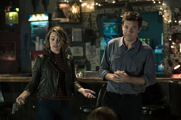 Jason Bateman and Rachel McAdams in Game Night.