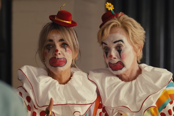 Kaitlin Olson and Jean Smart in season five of Hacks.