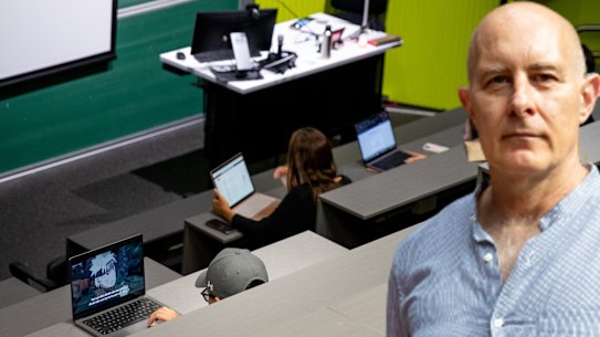 Professor Gal and a university lecture theatre.