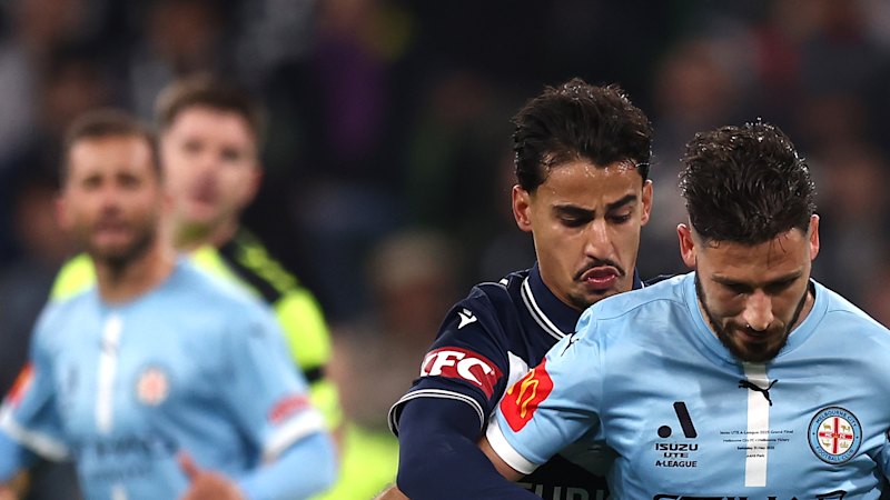 A-League Grand Final LIVE: Melbourne turns City blue, Victory hearts broken in A-League decider
