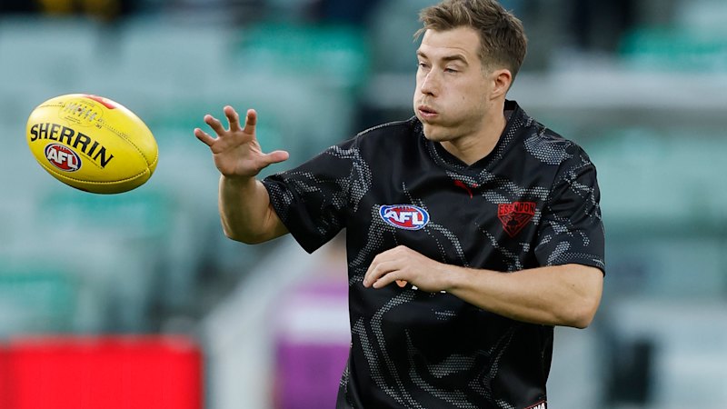 Essendon vs Hawthorn AFL LIVE: Merrett cheered by Dons faithful; Moore and Macdonald in the action early after week from hell