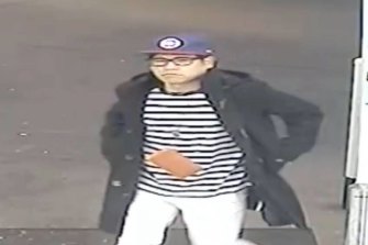 Mario Phetmang walked into the same 7-Eleven. 