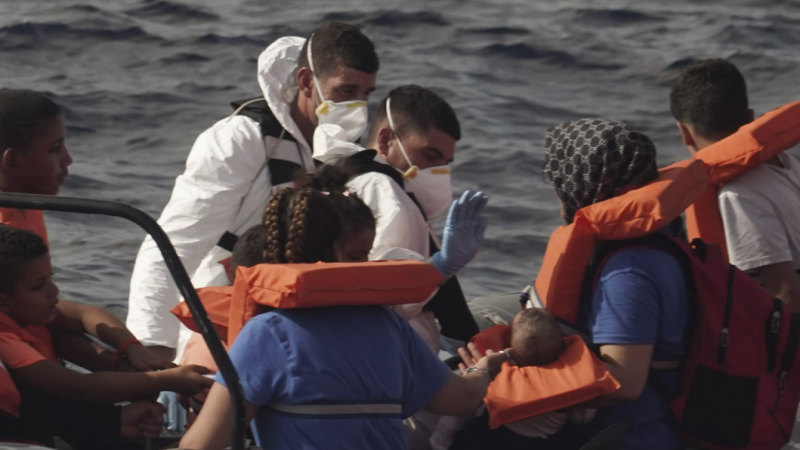 Hundreds of migrants rescued off Malta and Greece