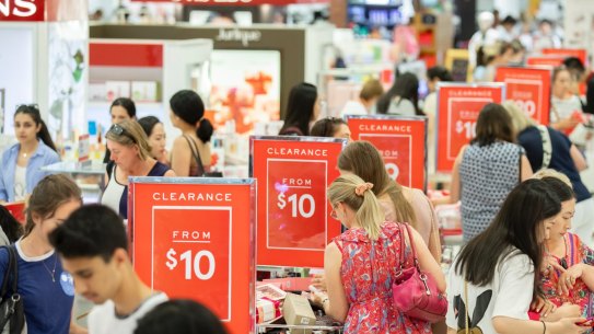 Shoppers did not go shopping in December, with new figures showing a 0.4 per cent drop in retail activity