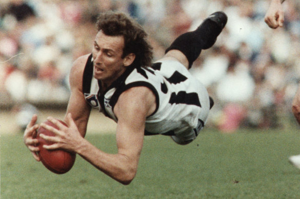 Peter Daicos was brilliant in the 1988 qualifying final but it was not enough to stop the Blues.