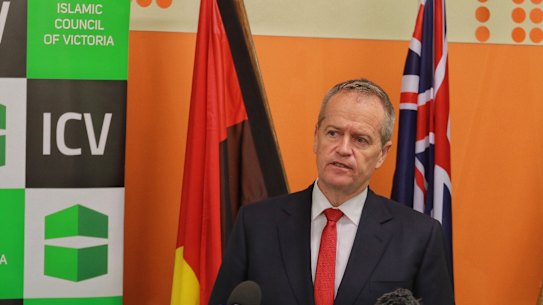 Bill Shorten visiting the Islamic Council of Victoria on Saturday.