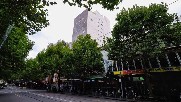 A mega-sized 305 square metre display will light up the white-painted wall of the CGI Business Centre at 231 Swanston Street.