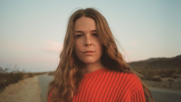 Maggie Rogers celebrated her “banjo girl” origins and powered through hits packed with electro currents.
