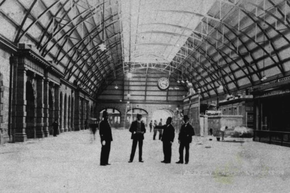 The main concourse at Sydney’s Central Station in 1906.