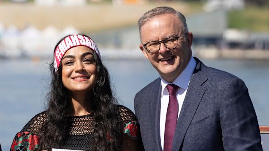 Mahdiyeh Razeghi and Prime Minister Anthony Albanese 