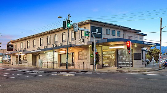 Former Wallaby Bill Young has bought the Illinois Five Dock pub, Sydney