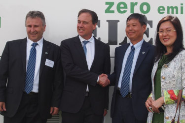 Liberal MP Gladys Liu linked to donor at centre of cash drop probe