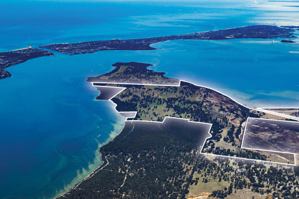 A large property an hour south of Perth has hit the market with potential to establish a new waterfront housing estate.