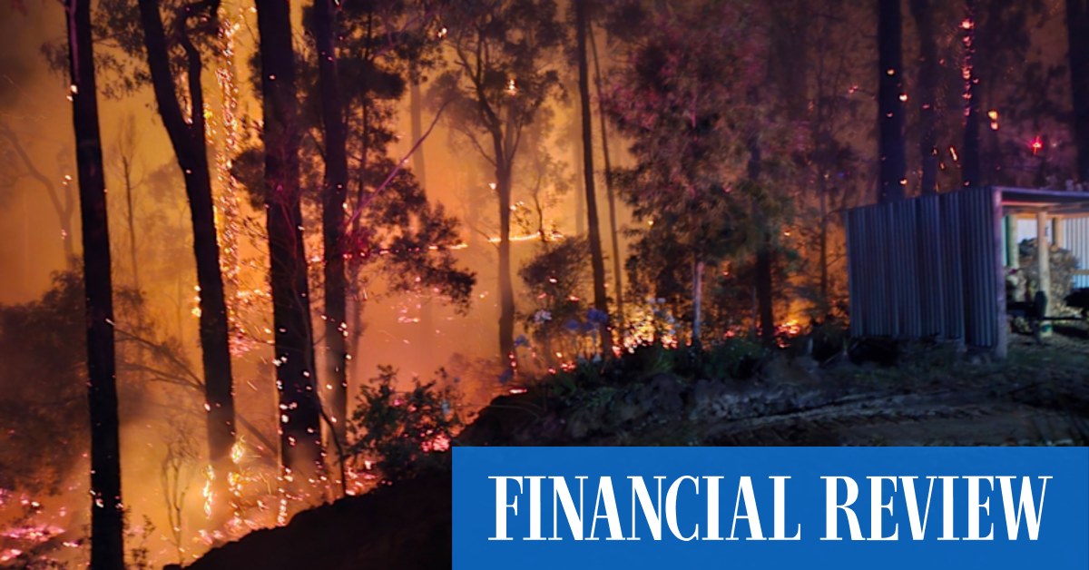 afr.com - Ayesha de Kretser - Fire evacuation warnings as Victoria braces for record heat