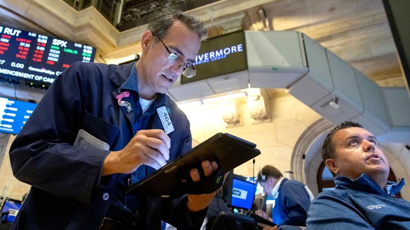 ASX rises ahead of inflation numbers; Woolies, Nine gain; oil stocks decline