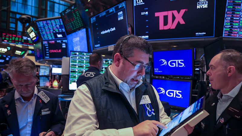 ASX set to dip, Wall Street slumps as AI stocks fall