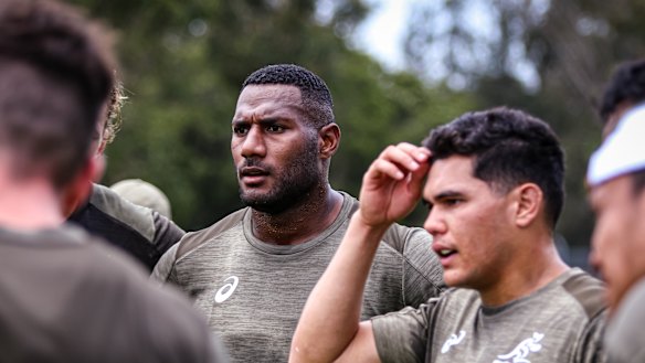 Vunivalu takes part in Wallabies training.