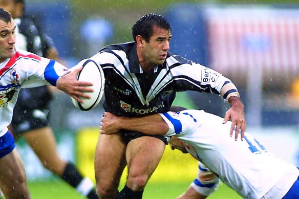 Stacey Jones playing for New Zealand against Great Britain in 2001.