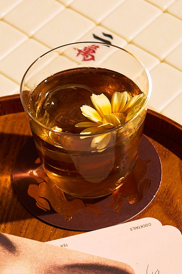 Shanghai Sazerac, one of the many classics given a Chinese spin.