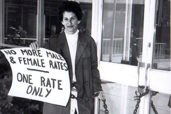 Equal pay activist Zelda D’Aprano chained to the front doors of the Commonwealth Centre in 1970.