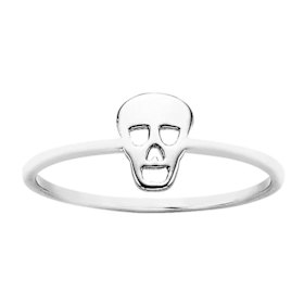 This skull ring from Karen Walker is a favourite of Morfydd Clark.