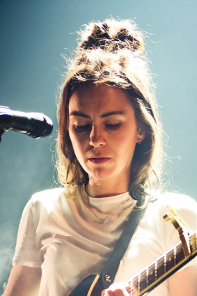 Amy Shark live in Melbourne.