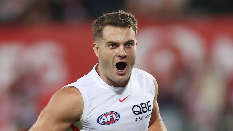 Fremantle Dockers and Sydney Swans name line-ups for top-of-table clash