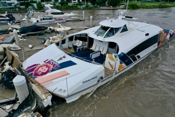 On Monday night CityCat Beenung-Urrung sunk in about 8m of water off Addison Quays in Bulimba in the Brisbane River. The CityCat was struck by a houseboat and loosed from mooring, before continuing to take on water. 
