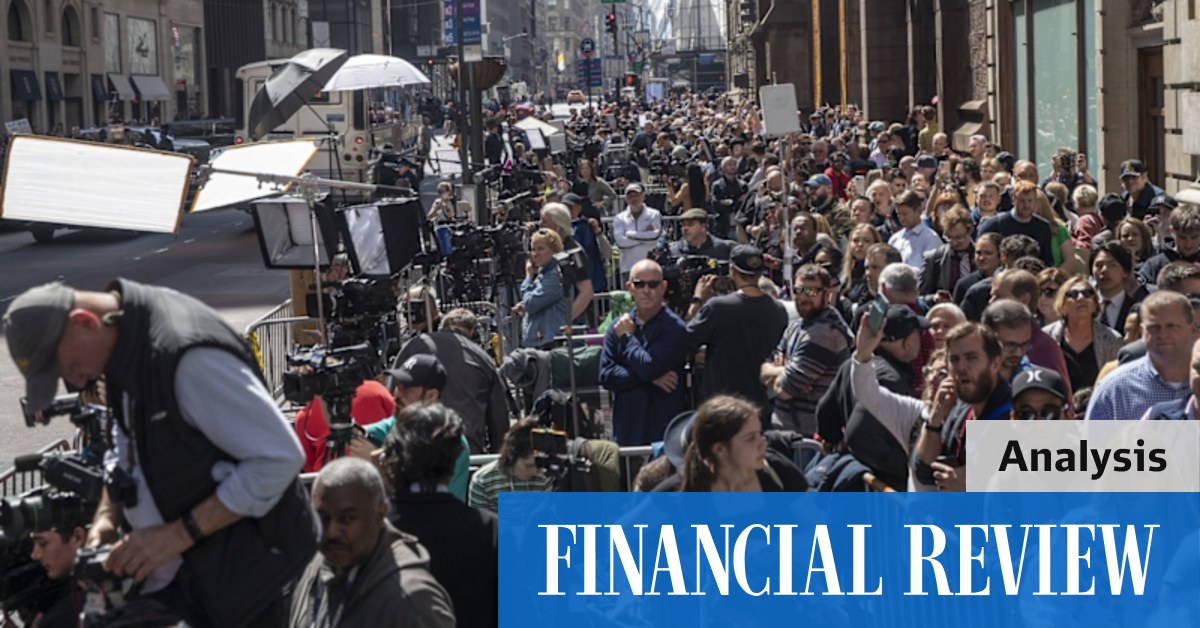 Donald Trump arrested: Media nearly outnumbers protesters at Trump circus - Vimarsana News