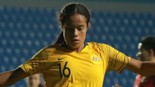 Mary Fowler playing for the Young Matildas. 