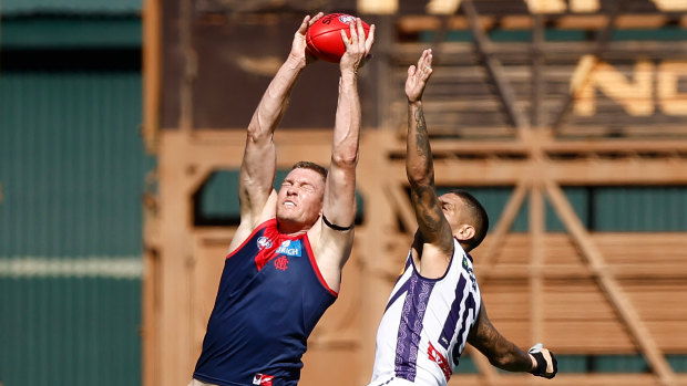 AFL 2024 round 12 LIVE updates: Dominate Dockers take early lead against Dees in Alice Springs