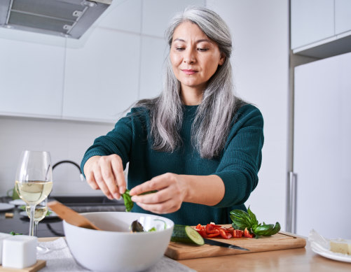 A new study shows that a plant-based diet might be the solution to combatting symptoms such as hot flushes.