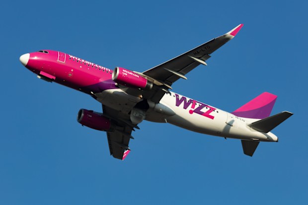 Wizz Air Airbus A320 HA-LYO passenger plane departure and take off at Budapest Airport
