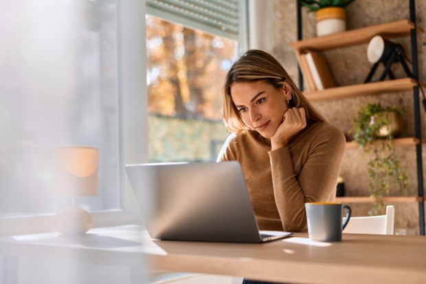 How often desk workers should be getting up and moving to maintain good ...
