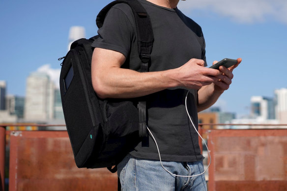 Travel shoulder bag secure outlet