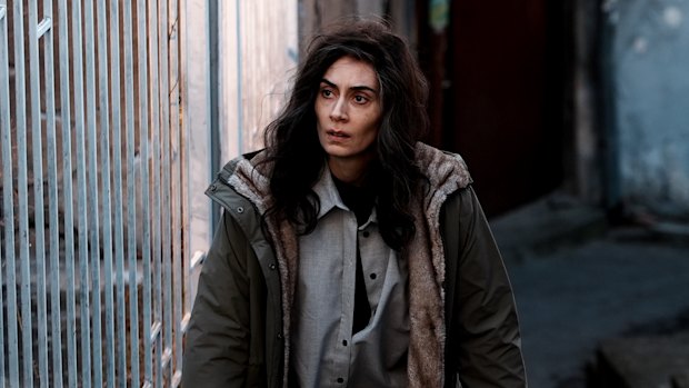 Under surveillance: Melisa Sözen in Mahnaz Mohammadi’s film Roya.
