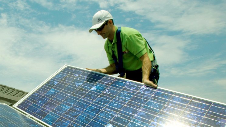 smh.com.au - Nick Toscano - As rooftop solar overtakes coal, more batteries are powering the night shift