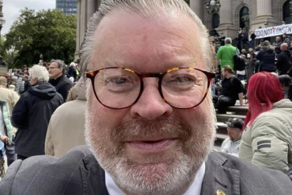 Bernie Finn at an anti-lockdown rally outside state parliament last year.