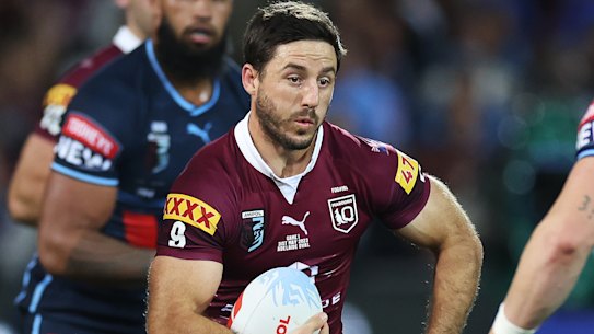 en Hunt of the Maroons runs with the ball during game one of the 2023 State of Origin series between the Queensland Maroons and New South Wales Blues at Adelaide Oval on May 31, 2023 in Adelaide, Australia. 