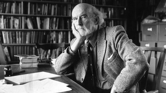 Professor Manning Clark, Australian historian, defended history as a course that produced fine thinkers.