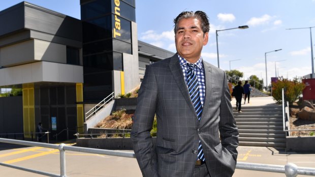 One a Labor hopeful, Intaj Khan has switched his allegiance to the Liberal Party.